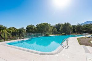 ViVi Homes - Gerrard, Terrace, Pool & Sea Vew