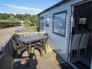 Pinewoods Park Style no.8 - sleeps 6 – no dogs