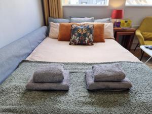 1-bed apartment, Close to Kensington Olympia with Free Wi-Fi & Netflix