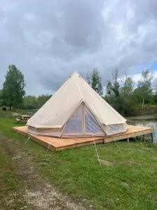 Tipi du pied de loup - Crésantignes