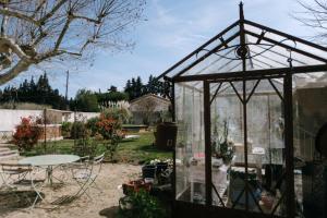"Countryside Escape Charm and Serenity in Isle-sur-la-Sorgue"