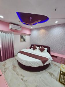 The Eiffel Hotel & Banquet