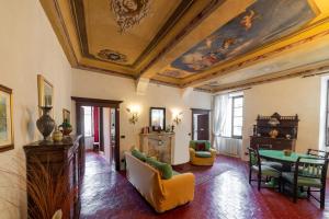 GuestHost - Exploring Liguria! Castelvittorio Apartments