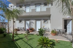 Amara Seaside by Estia