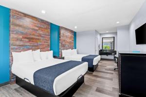 Queen Room with Two Queen Beds - Non-Smoking room in SureStay Hotel by Best Western Buena Park Anaheim