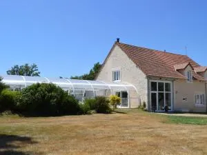Gîte de charme avec piscine couverte, proche Paris, nature et activités en Berry - FR-1-591-9 - Bouesse