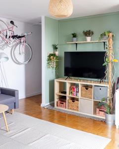 Iron Sunset Apartment