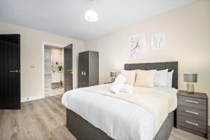 Stylish Apartment - 2 Bedroom - City Centre - JQ - WIFI - Netflix - 10AH