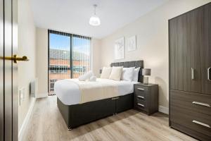 Stylish Apartment - 2 Bedroom - City Centre - JQ - WIFI - Netflix - 10AH