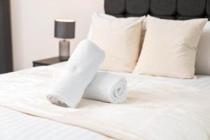 Stylish Apartment - 2 Bedroom - City Centre - JQ - WIFI - Netflix - 10AH