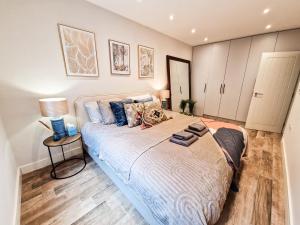 Bright 1-Bed Flat Near Fulham Broadway Station with Free WiFi and Netflix