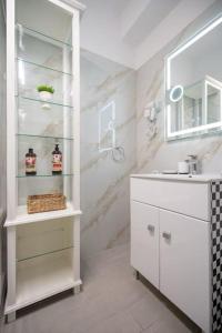 THE CENTRAL NEST Boutique Athens KYPSELI