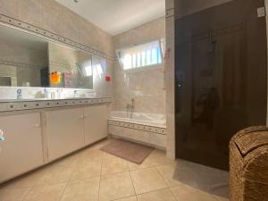 Villas Villa contemporaine de plain pied Biot : photos des chambres