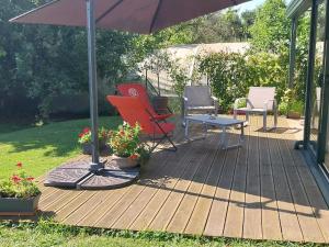 Maisons de vacances Maison de Charme avec Spa et Veranda - Proche Thermes de Vittel et Cite des Images - FR-1-589-252 : photos des chambres