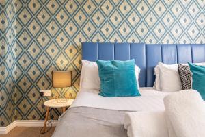 Townhouse in Rugby with Garden and Free Parking