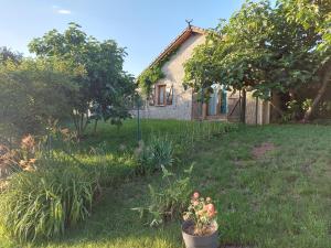 Maisons de vacances Gite des Vignes au calme, 2 ch, terrasse, animaux admis, parking, recharge VE - FR-1-584-164 : photos des chambres