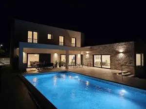 Villa Sandrielle - Loborika