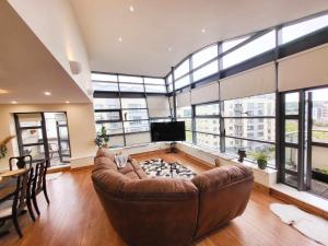 Panoramic Two-bedroom Penthouse