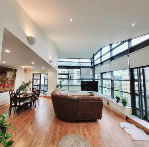 Panoramic Two-bedroom Penthouse