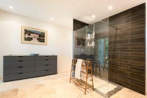 Maisons de vacances Beautiful Provencal Mas with swimming pool : photos des chambres