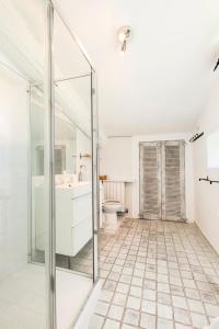 Maisons de vacances Beautiful Provencal Mas with swimming pool : photos des chambres