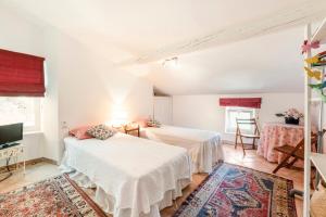 Maisons de vacances Beautiful Provencal Mas with swimming pool : photos des chambres