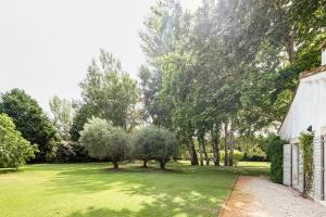 Maisons de vacances Beautiful Provencal Mas with swimming pool : photos des chambres