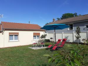 Maisons de vacances Petite maison renovee proche centre Luneville, jardin, barbecue, parking privatif, a 30 min de Nancy - FR-1-584-180 : photos des chambres