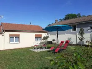 Petite maison rénovée proche centre Lunéville, jardin, barbecue, parking privatif, à 30 min de Nancy - FR-1-584-180 - Bures