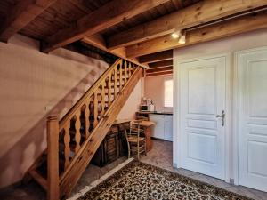 Gîte Authentique pour 2-3 Pers. avec Cour, Terrain et Pêche, à Proximité de Brioude et Blesle - FR-1-582-353