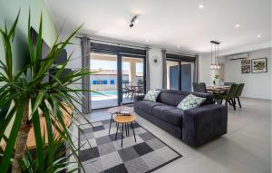 2 Bedroom Beautiful Home In Vodnjan