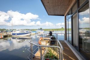 Twin Boats - Butterfly