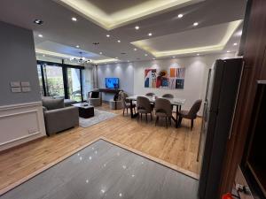 New Cairo luxury apartment with privat garden