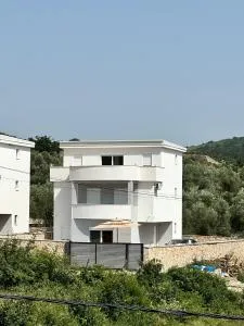 Villa SA - Pečurice