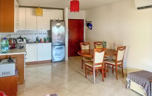 Cozy Apartment In Liznjan