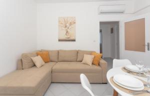 1 Bedroom Stunning Apartment In Sibenik