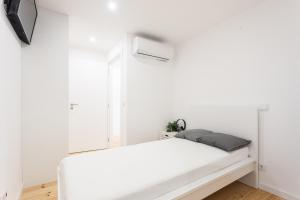 Blue by the River Apartment