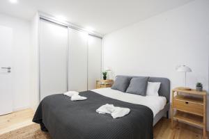 Blue by the River Apartment