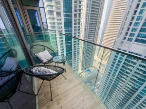 Naseem - Stylish 1BR Hotel Apartment Overlooking the Marina