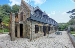 Maisons de vacances Amazing Home In Saint-Thurien With Wifi : photos des chambres