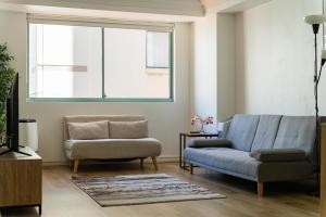 Spacious 2BR Apt - 100m to DarlingHarbour & Chinatown