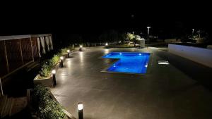 SEA HOUSE mobile home, pool, bikes, SUP - PRIVILEGE POINT camping & villas