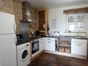 Charming 2-Bed Cottage within Barn in Merinchal