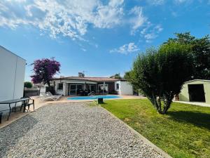 Casa Requesens, freiligendes Ferienhaus, komplett erschlossen