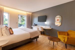 Prestige King Room with Terrace Access and Lounge Area room in Ilot du Golf ****BW Premier Collection