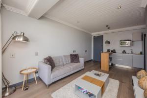 Seasonsfind - The Bay