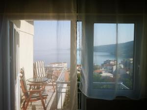 Sea View Apartment with 3 Bedrooms in Amfilochia