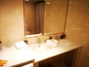 Sea View Apartment with 3 Bedrooms in Amfilochia