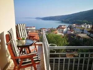 Sea View Apartment with 3 Bedrooms in Amfilochia - Spárton
