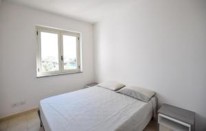 Awesome Apartment In Isca Marina